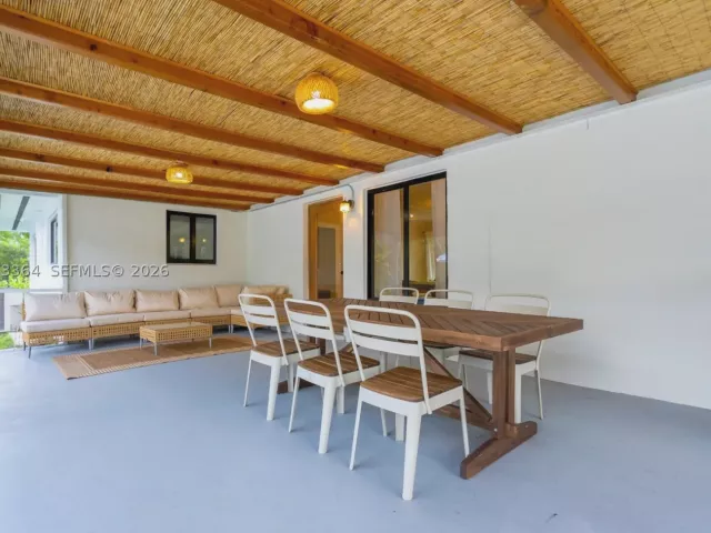 Продажа дома по адресу 535 N Biscayne River Dr - фото 9478337