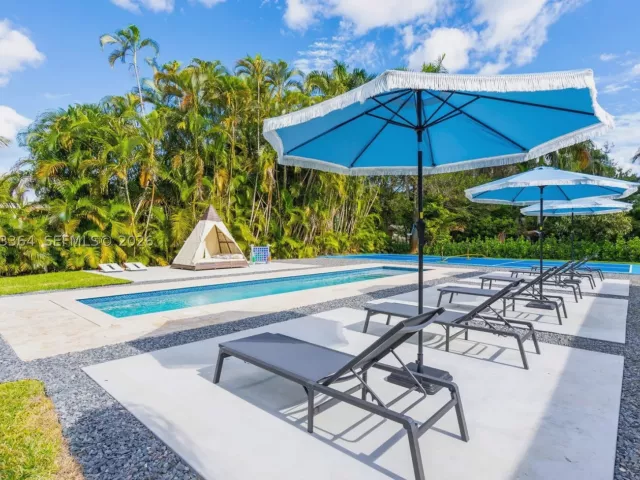 Продажа дома по адресу 535 N Biscayne River Dr - фото 9478346