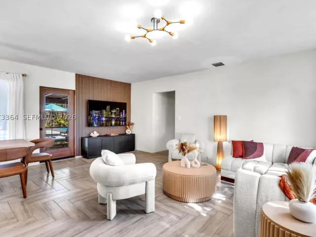 Продажа дома по адресу 535 N Biscayne River Dr - фото 9478307