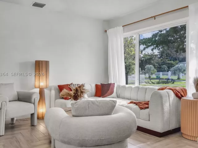 Продажа дома по адресу 535 N Biscayne River Dr - фото 9478308