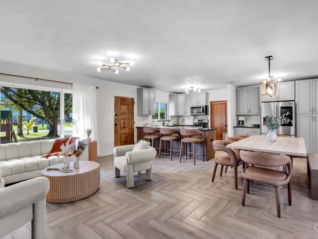 Продажа дома по адресу 535 N Biscayne River Dr - фото 9478309