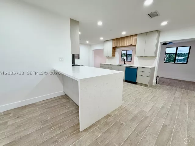 Дом в аренду по адресу 2201 N 54th Ave - фото 9475301