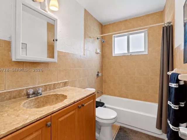 Продажа дома по адресу 19900 SW 114th Ave - фото 9484264