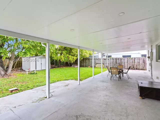 Продажа дома по адресу 19900 SW 114th Ave - фото 9484267