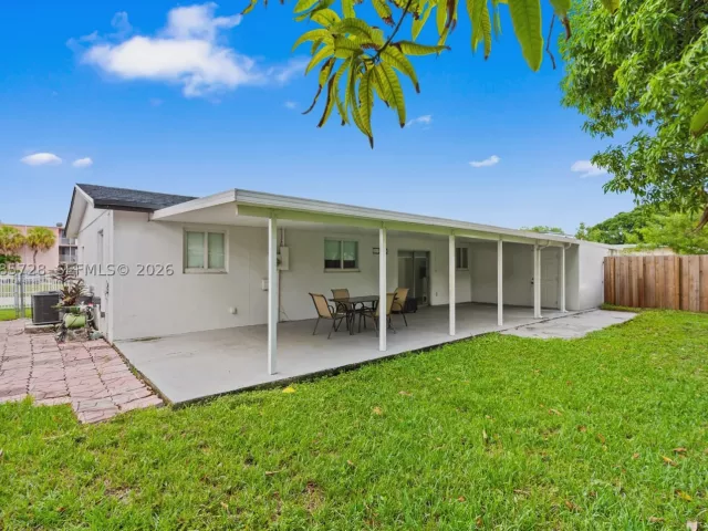 Продажа дома по адресу 19900 SW 114th Ave - фото 9484268