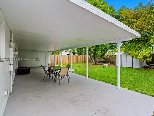 Продажа дома по адресу 19900 SW 114th Ave - фото 9484269