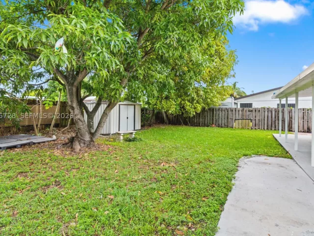 Продажа дома по адресу 19900 SW 114th Ave - фото 9484271