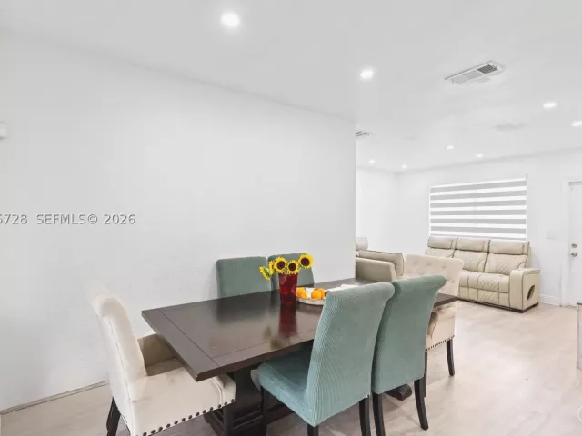 Продажа дома по адресу 19900 SW 114th Ave - фото 9484253