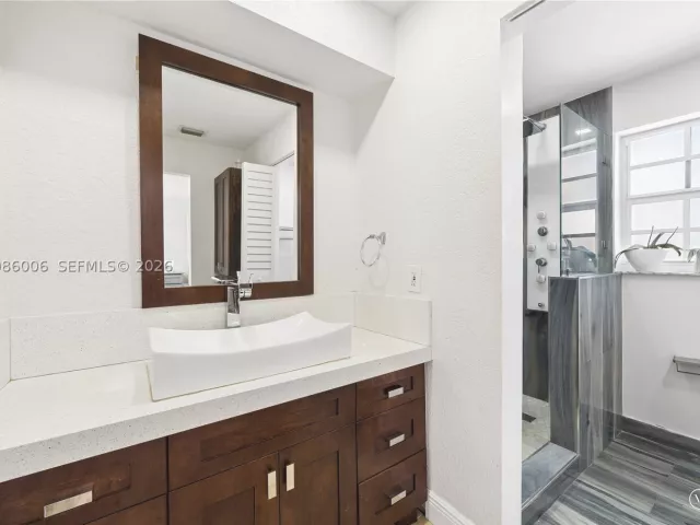 Продажа дома по адресу 10350 SW 136th Ct - фото 9480733