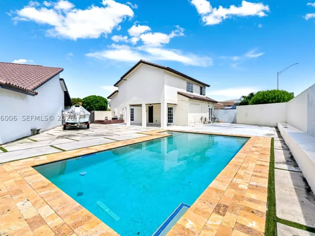 Продажа дома по адресу 10350 SW 136th Ct - фото 9480742