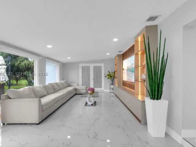 Продажа дома по адресу 19245 SW 188th St - фото 9480808