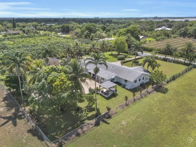 Продажа дома по адресу 19245 SW 188th St - фото 9480836