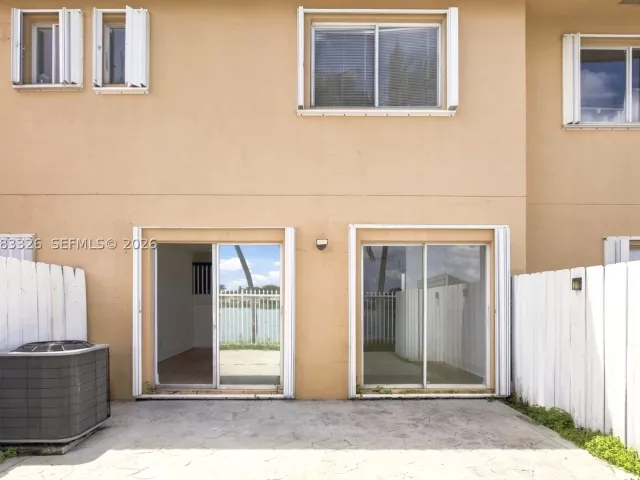 Продажа дома по адресу 17561 SW 140th Ct - фото 9480892