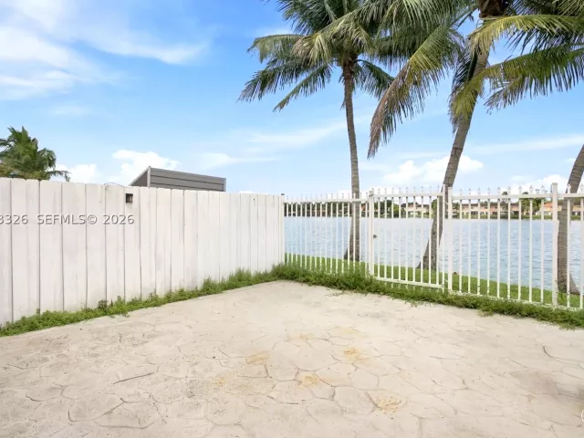 Продажа дома по адресу 17561 SW 140th Ct - фото 9480893