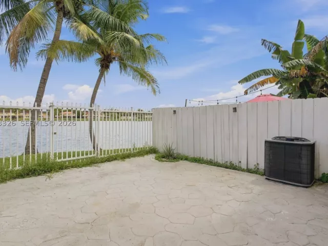 Продажа дома по адресу 17561 SW 140th Ct - фото 9480895