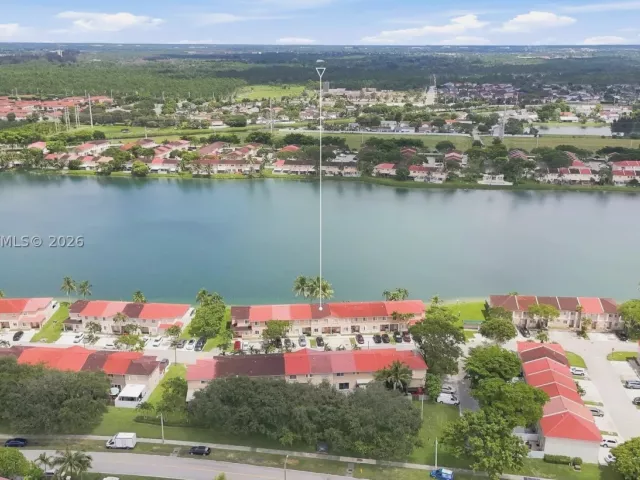 Продажа дома по адресу 17561 SW 140th Ct - фото 9480913