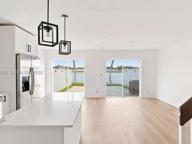 Продажа дома по адресу 17561 SW 140th Ct - фото 9480885