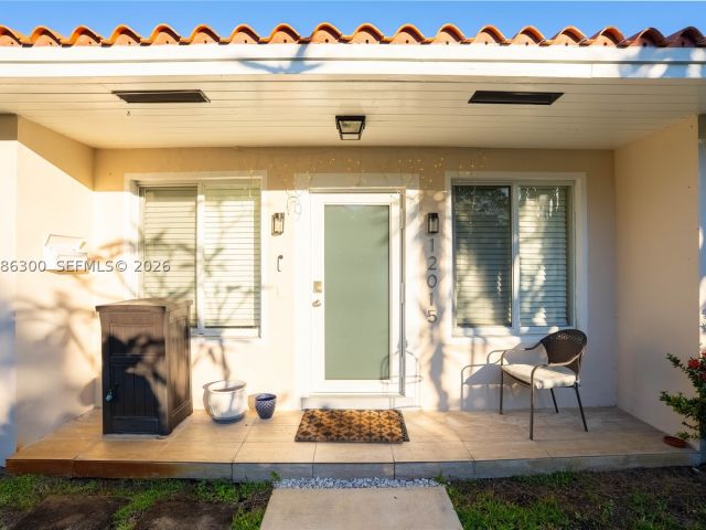 Продажа дома по адресу 12015 NE 7th Ave - фото 9480307