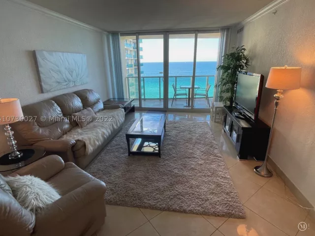 Квартира в аренду номер1221 (AVAILABLE JULY) - фото 9085597