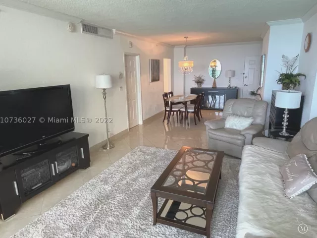 Квартира в аренду номер1221 (AVAILABLE JULY) - фото 9085598