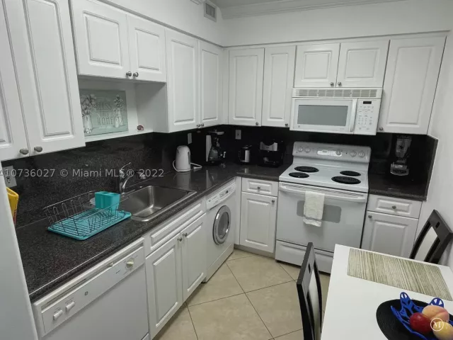 Квартира в аренду номер1221 (AVAILABLE JULY) - фото 9085606