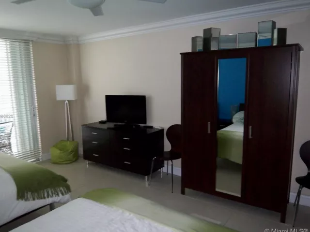 Квартира в аренду номер1030 - фото 1640113