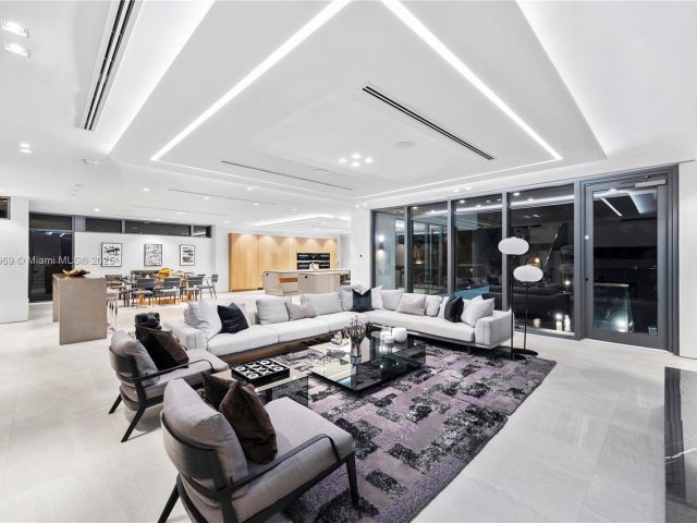 Дом в аренду по адресу 440 Mola Ave - фото 7482801