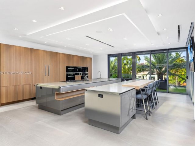 Дом в аренду по адресу 440 Mola Ave - фото 7482807