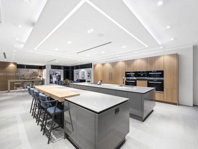 Дом в аренду по адресу 440 Mola Ave - фото 7482808