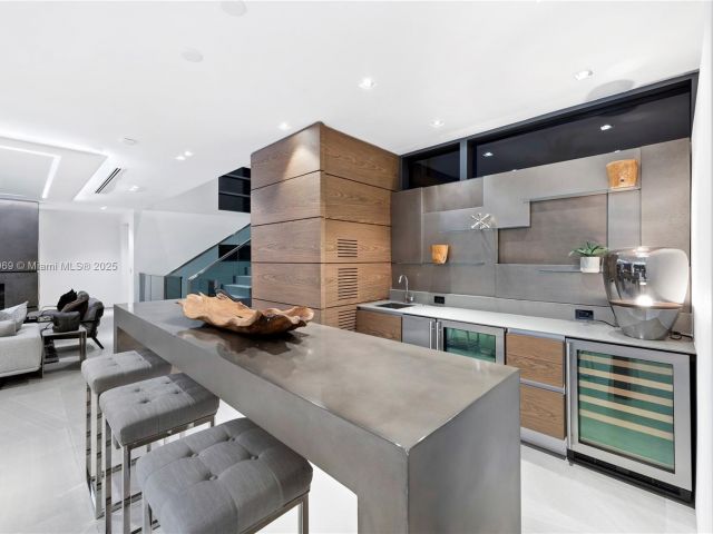 Дом в аренду по адресу 440 Mola Ave - фото 7482809