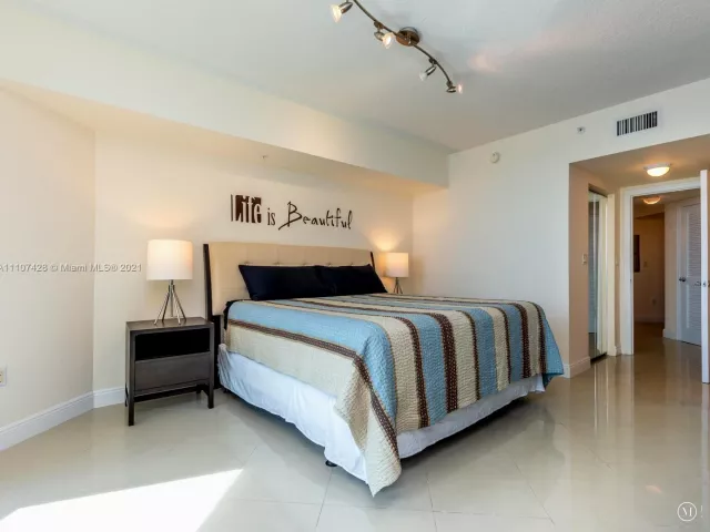 Квартира в аренду номер1709 - фото 1758963